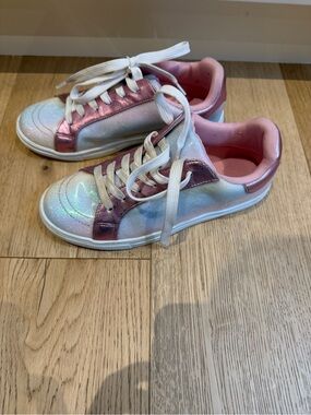 Youth 5 Pink Accent Glitter Sneakers